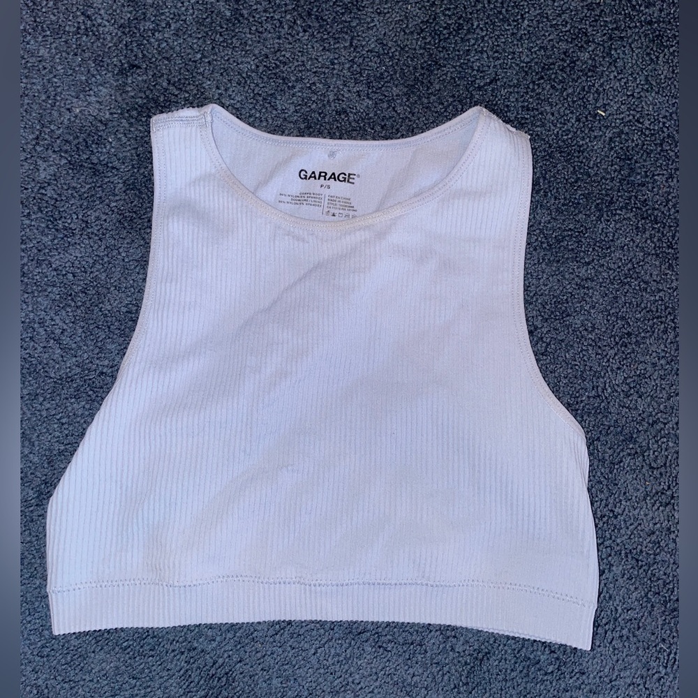 Garage razor back tank